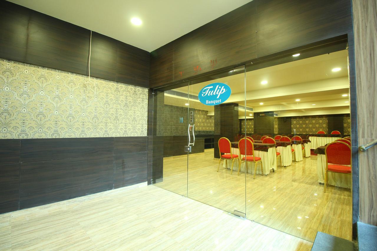 Central Beacon Hotel Σουράτ Εξωτερικό φωτογραφία