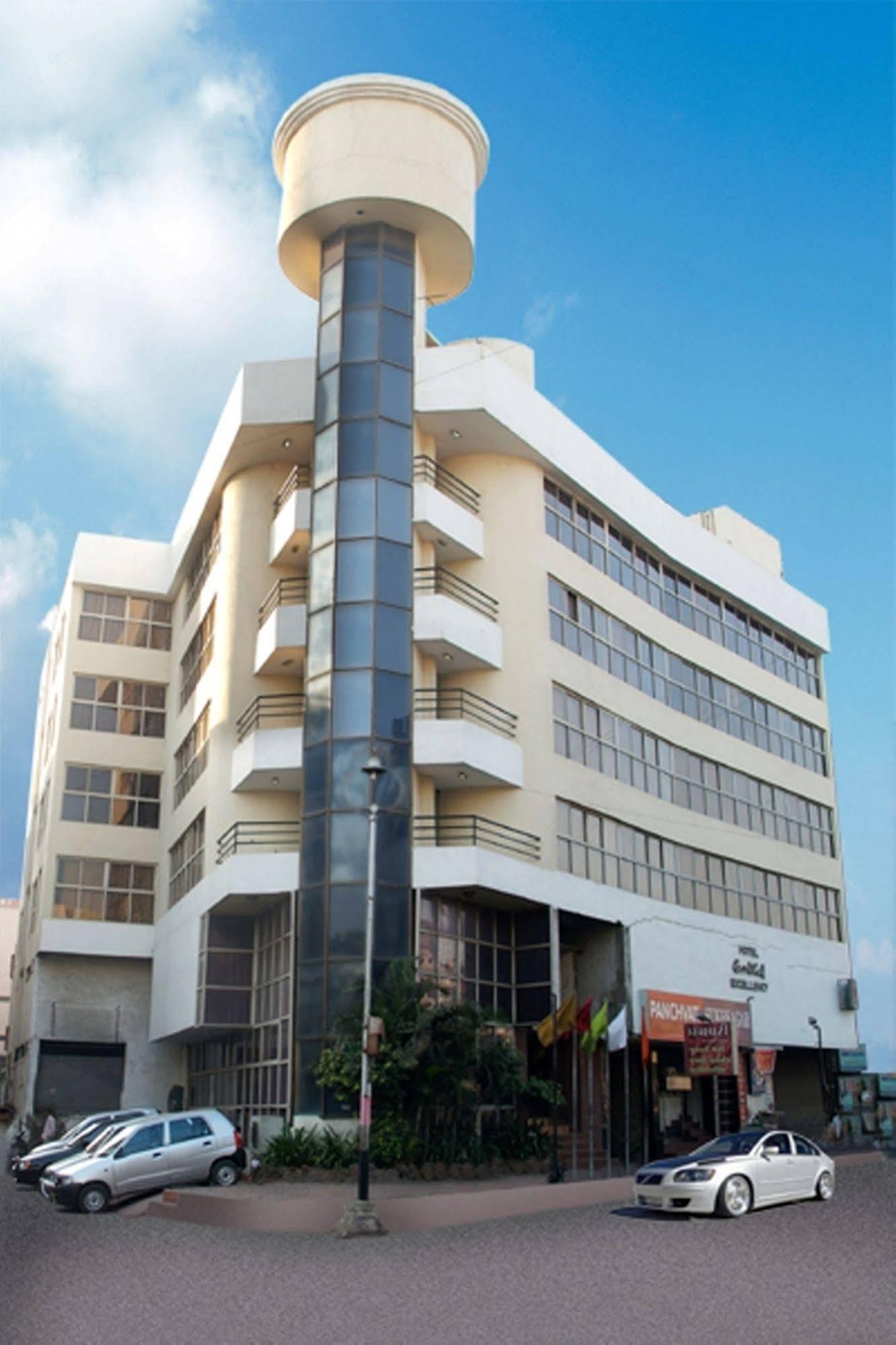 Central Beacon Hotel Σουράτ Εξωτερικό φωτογραφία